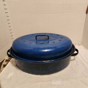 lot 2235 image: Enamelware roaster