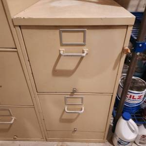 lot 2247 image: 2 drawer file cabinet