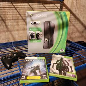 lot 2266 image: XBOX 360 250 GB hard drive, 2 games, controller