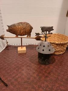 lot 2289 image: Pig decor about 10 tall and basket