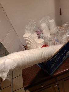 lot 2293 image: Box of plastic and styrofoam cups