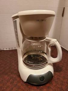 lot 2298 image: Mr. Coffee 12 cup