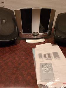 lot 2309 image: GPX home stereo with Yamaha wall mount speakers