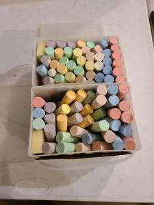 lot 3006 image: Sidewalk chalk