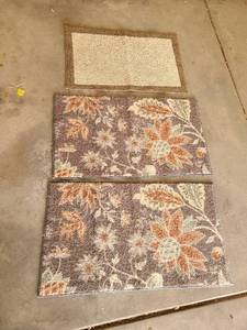 lot 3037 image: Three rugs, floral are 35 x 20