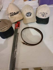 lot 3047 image: Mens belt 38, 24 cable ties, ballcaps