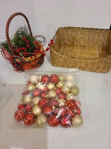 lot 3070 image: Holiday tree ornaments red and gold, baskets