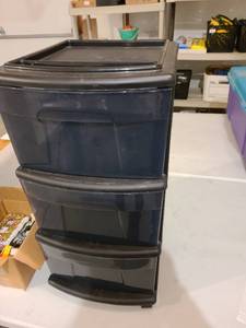 lot 3086 image: 3 drawer plastic storage 25 tall