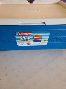 lot 3089 image: Coleman party stacker cooler