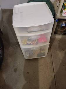 lot 3091 image: 3 drawer craft storage on rollers with contents