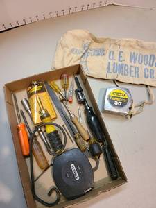 lot 4019 image: Measuring tape and hand tools