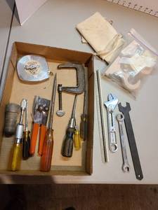 lot 4020 image: Hand tools