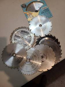 lot 4057 image: Assorted saw blades