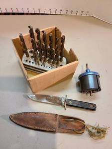lot 4063 image: Drill bits and knife