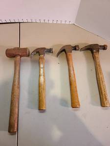 lot 4071 image: 3 claw hammers and a sledge