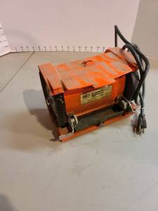 lot 4083 image: 5 bench grinder