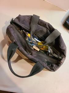lot 4086 image: Tool bag and contents