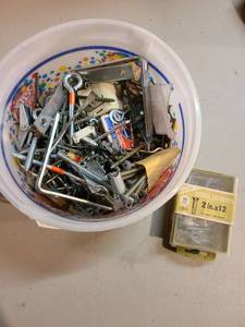 lot 4092 image: Tub of bolts and more