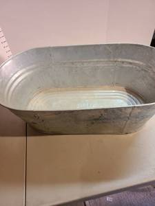 lot 4093 image: Cubasa 2 metal tub 9x27x15