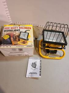 lot 4096 image: 500 W halogen work light