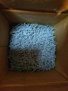 lot 4099 image: Box of galvanized nails