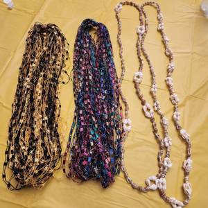 lot 1305 image: Ladies necklace and neck scarf