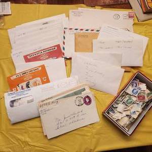 lot 1322 image: Envelopes of assorted stamps