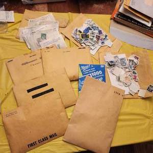lot 1323 image: Envelopes of assorted stamps