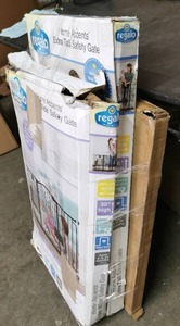 lot 3798 image: 3 Pack Of Baby Gates 2 Regalo And 1 Balance From Safety