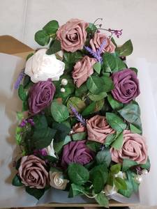 lot 2376 image: Lings Moment 9x14 Faux Flower Garland
