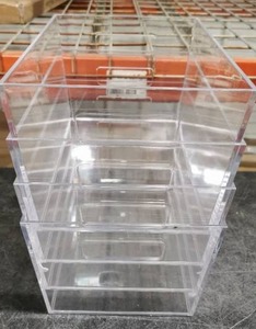 lot 3847 image: Dividing Clear Storage Containers 6 Pack
