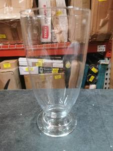 lot 8207 image: Pyassi 1x1 Jar With Lid Clear Glass