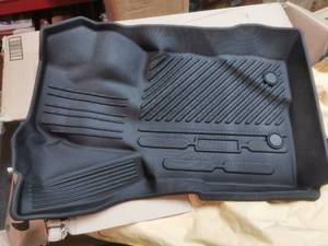 lot 8209 image: KUST Custom Fit Auto Floor Mats 3pc Black