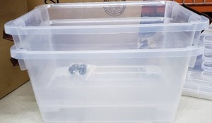 lot 5535 image: Set of 2 Clear Plastic Storage Containers with Lids