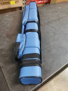 lot 8283 image: Blue 32 Carrying Case With Pouches