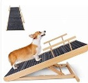 lot 8212 image: Topmart Wood Dog Ramp