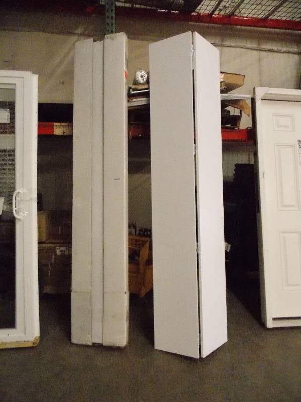 lot 274 image: Accordion Closet Doors