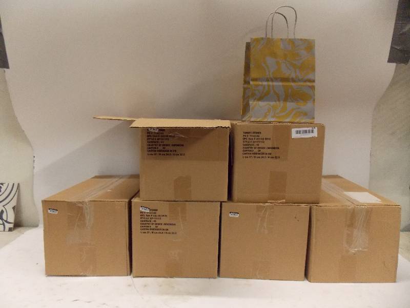 lot 304 image: Lot of 6 cases of Gift Bags