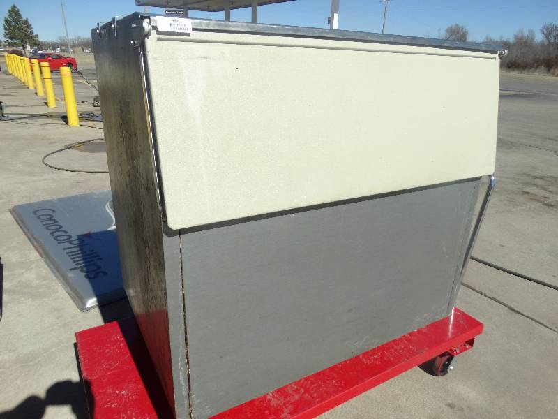Ice machine bin. Douglas, Ks Restaurant/Gas Station Equipment Auction