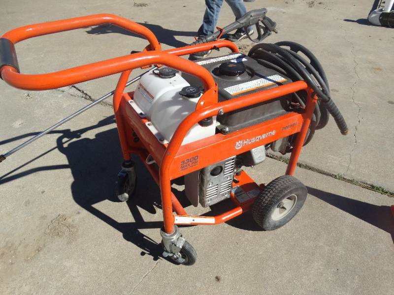 Husqvarna 3300 max psi commercial power washer new battery. | Douglas ...