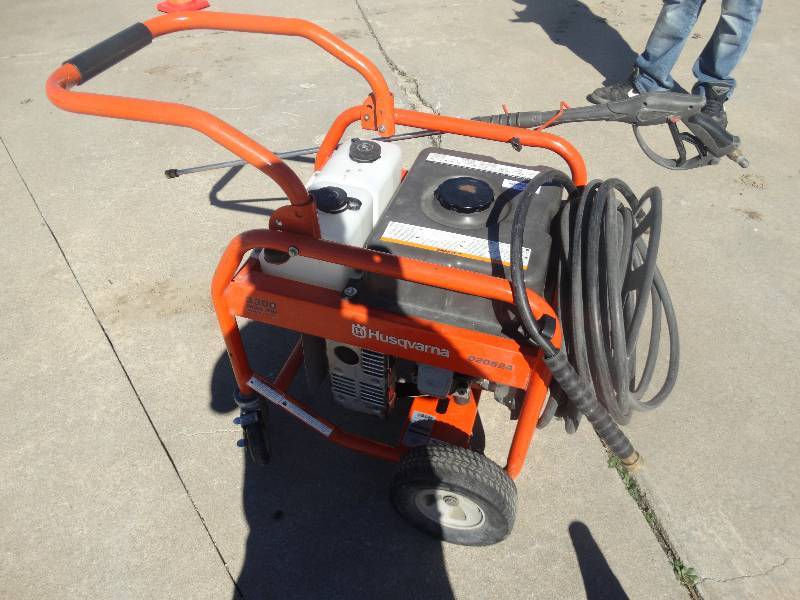 Husqvarna 3300 max psi commercial power washer new battery. | Douglas ...