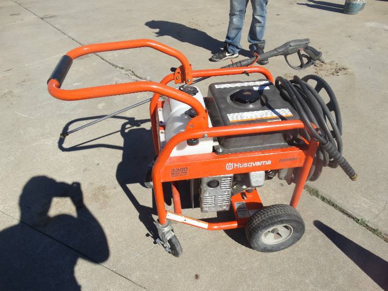 Husqvarna 3300 max psi commercial power washer new battery. | Douglas ...