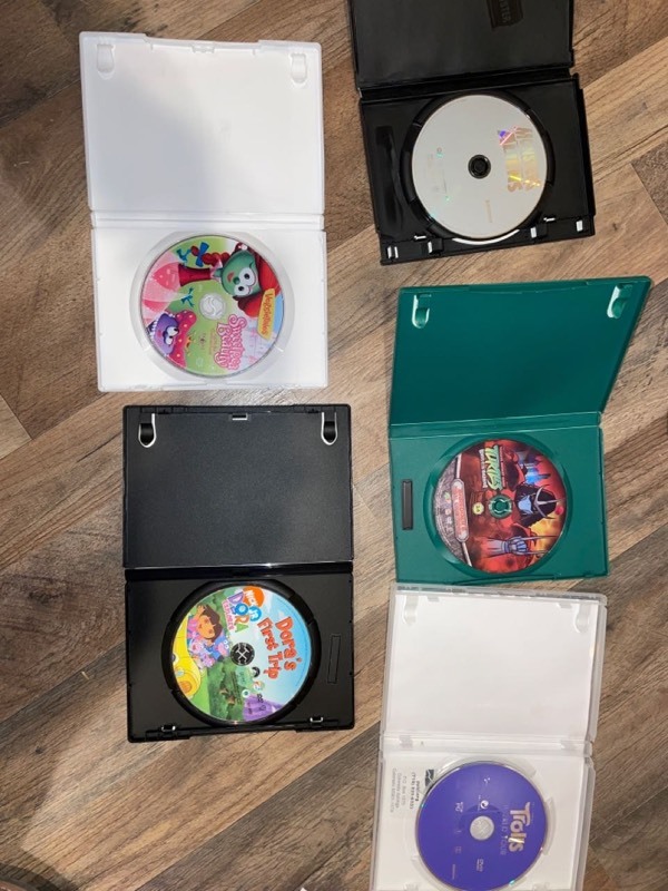 DVDs Monsters vs Aliens, Teenage Mutant Ninja Turtles, Trolls