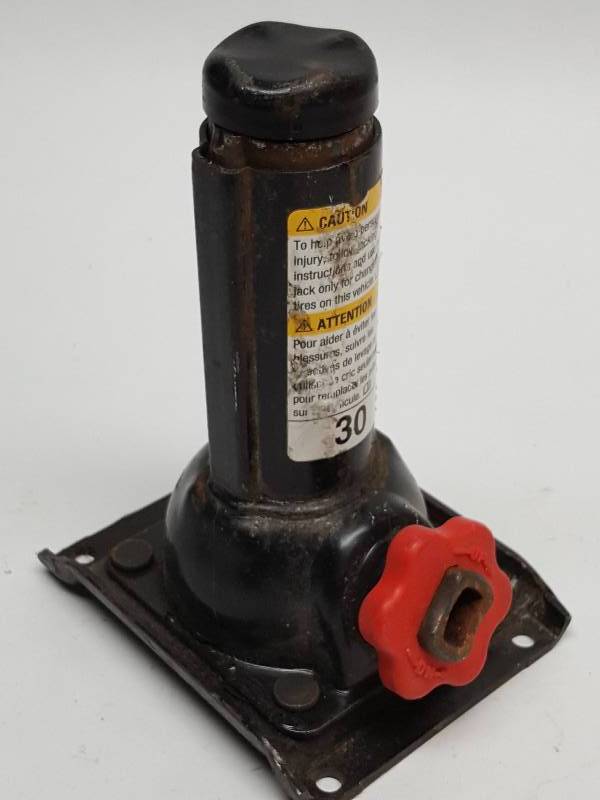 Small bottle screw adjustable vehicle jack works great This weeks