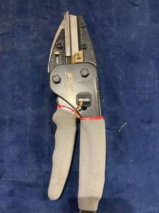 lot 53168 image: PERFORMANCE TOOL HEAVY DUTY WIRE CUTTERS