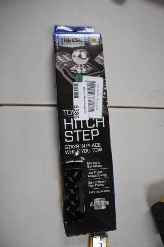 lot 5386 image: HITCH STEP