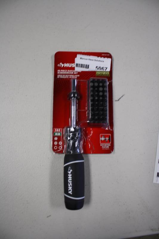 lot 5067 image: HUSKY SCREDRIVER SET