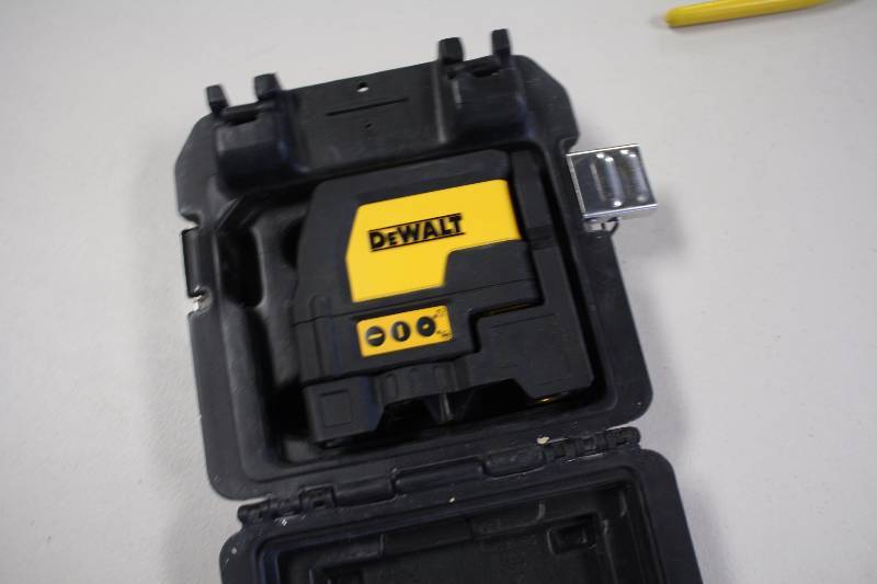 lot 5370 image: DEWALT LAZER