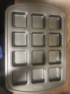 lot 4667 image: Pampered Chef Brownie Pan