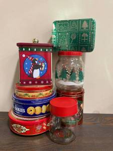 lot 4764 image: Christmas Holiday Storage